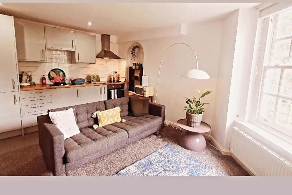 Rarefind C.19th Loft With Balcony.nec/bhx 10 Mins. Apartment *