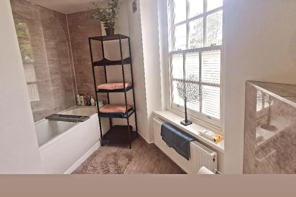 Apartment Rarefind C.19th Loft With Balcony.nec/bhx 10 Mins. Coleshill