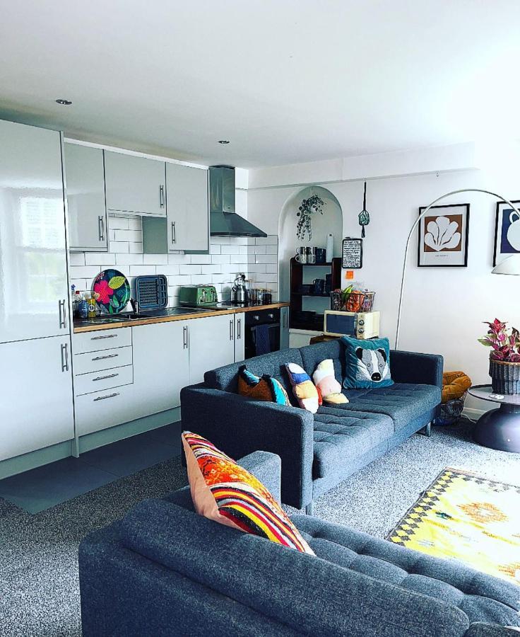 Apartment Rarefind C.19th Loft With Balcony.nec/bhx 10 Mins.
