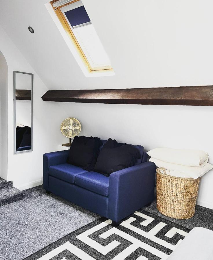 Rarefind C.19th Loft With Balcony.nec/bhx 10 Mins. *